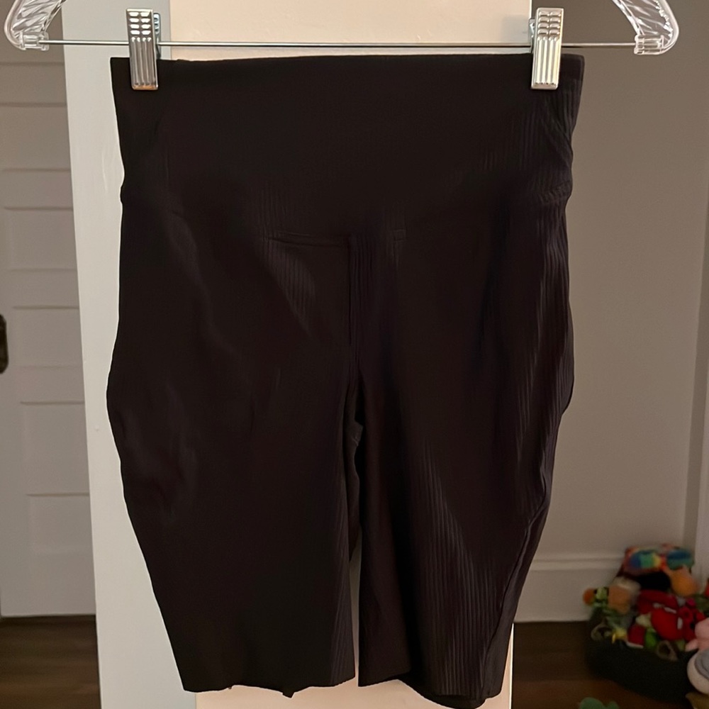 Lululemon ribbed biker shorts